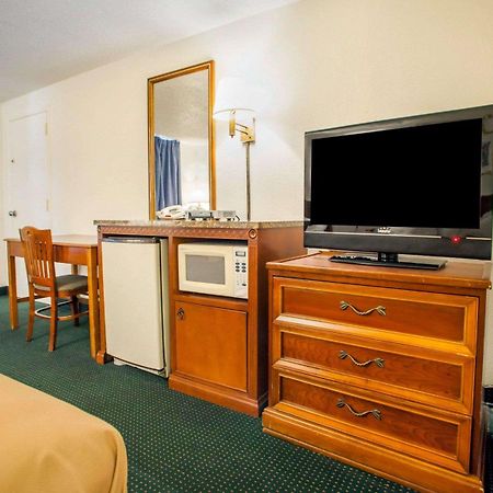 Econo Lodge Съмърс Пойнт Екстериор снимка