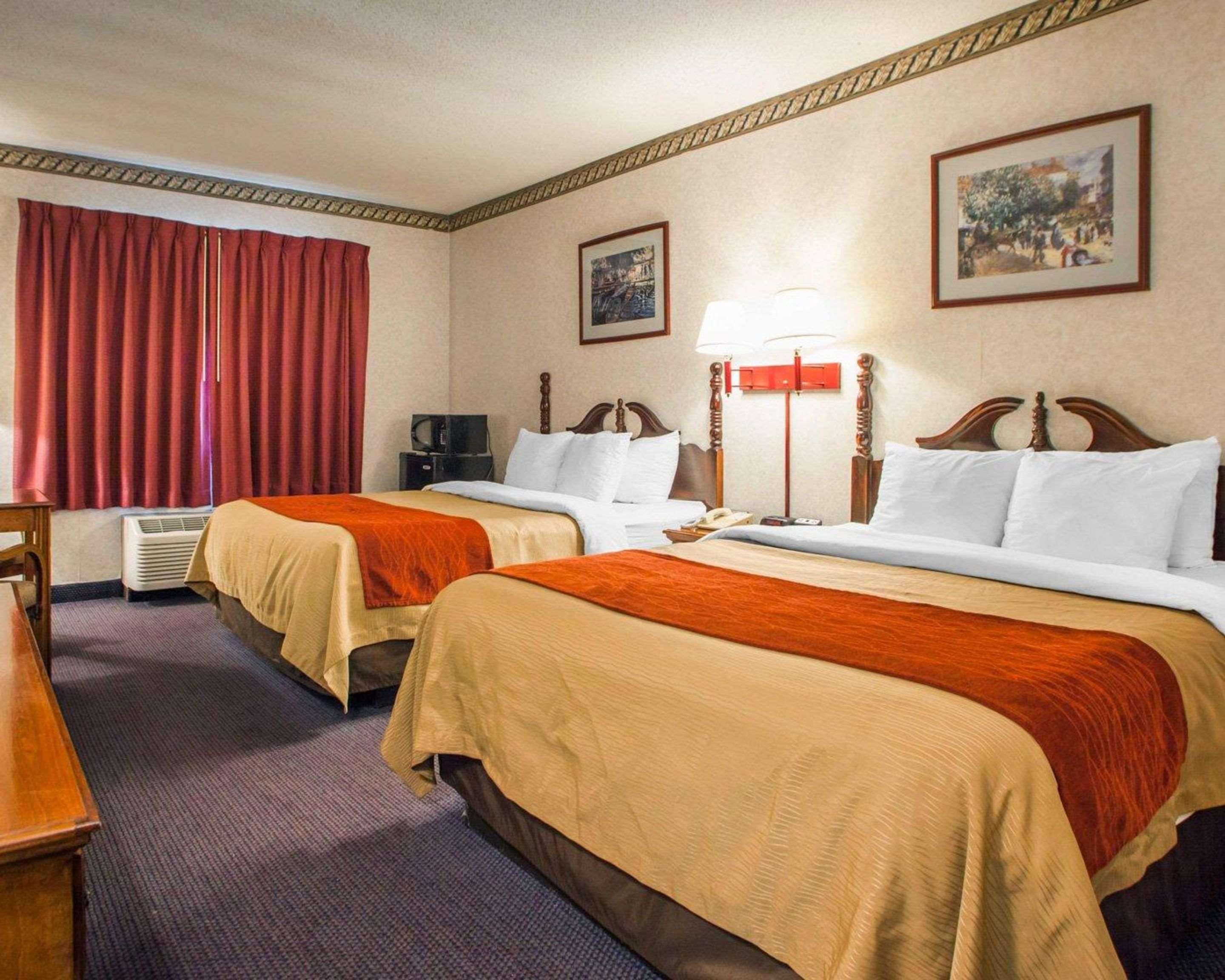 Econo Lodge Съмърс Пойнт Екстериор снимка