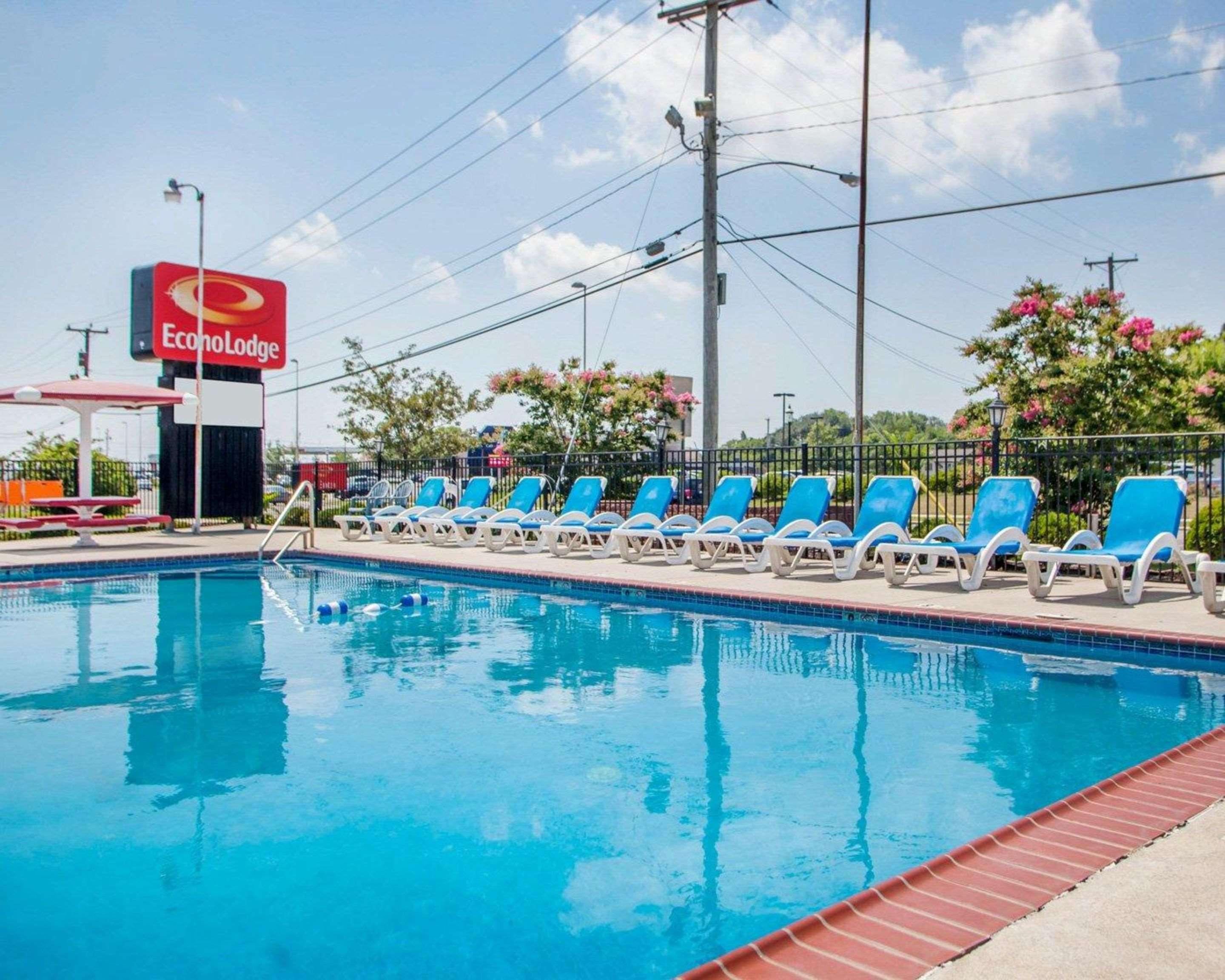Econo Lodge Съмърс Пойнт Екстериор снимка