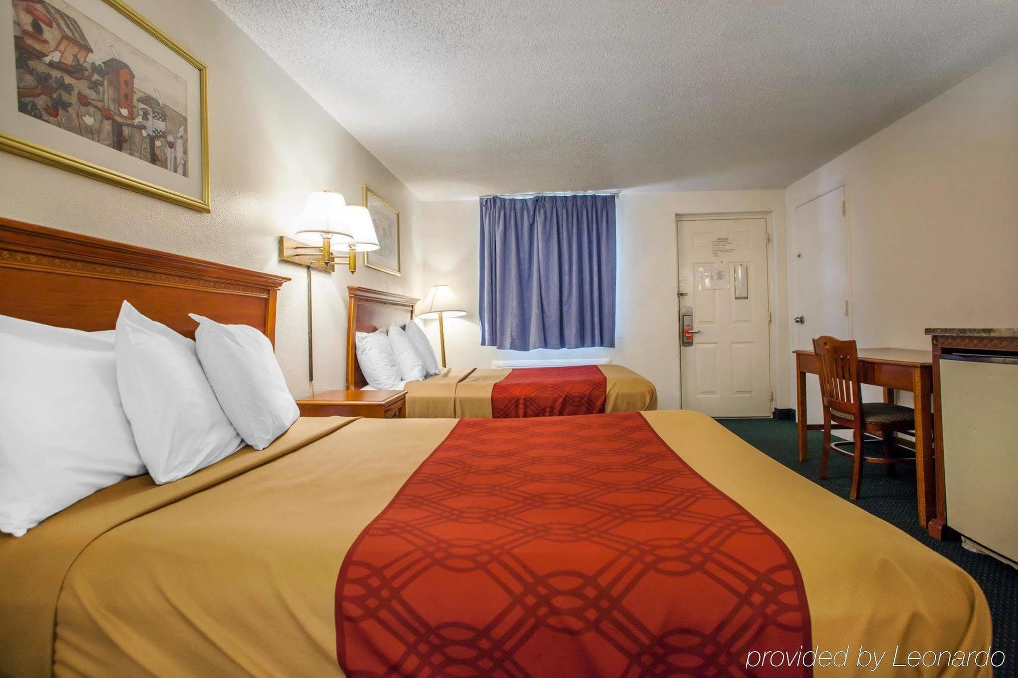 Econo Lodge Съмърс Пойнт Екстериор снимка