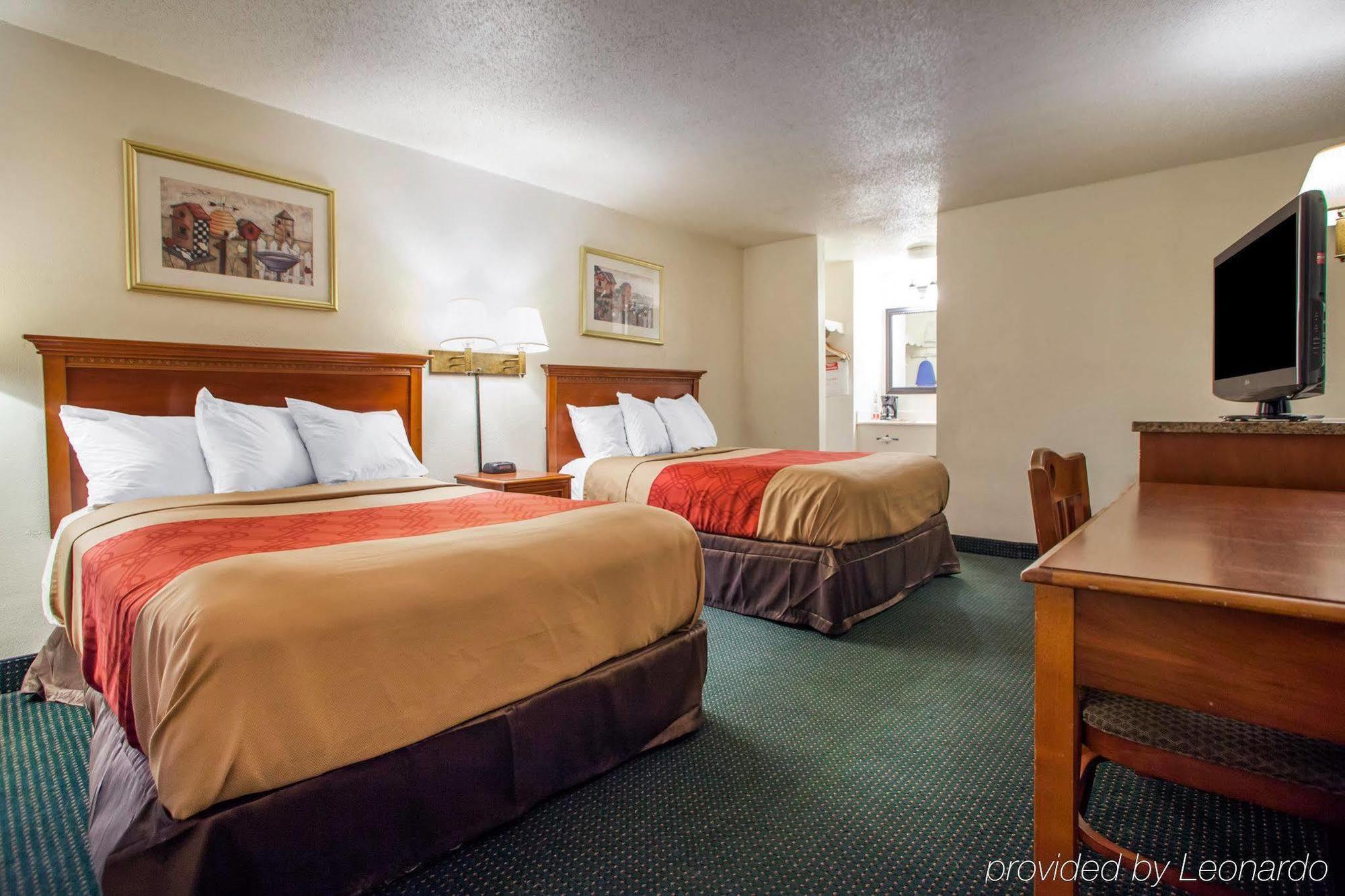 Econo Lodge Съмърс Пойнт Екстериор снимка
