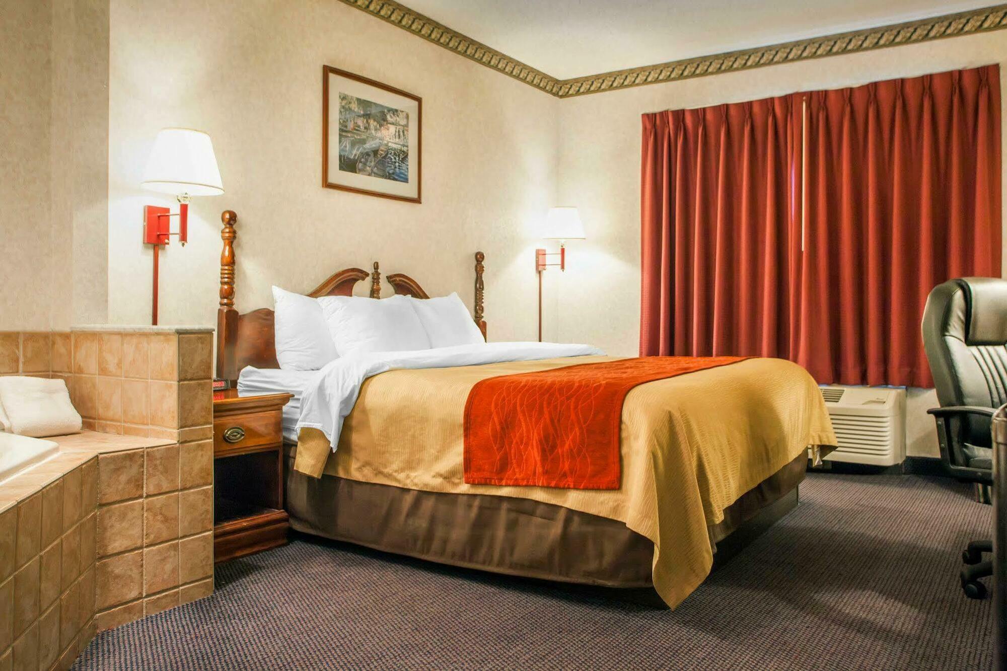 Econo Lodge Съмърс Пойнт Екстериор снимка