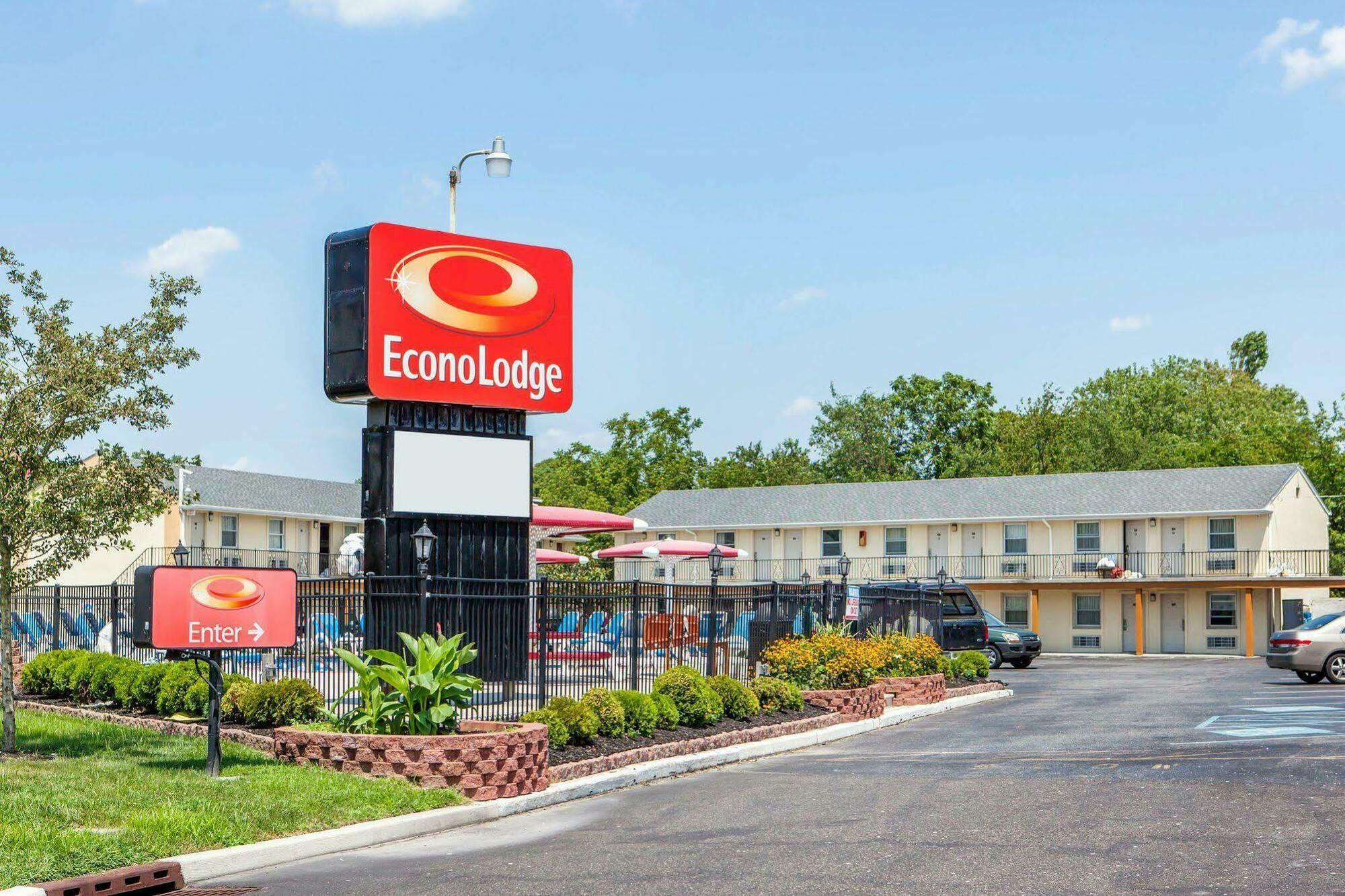 Econo Lodge Съмърс Пойнт Екстериор снимка